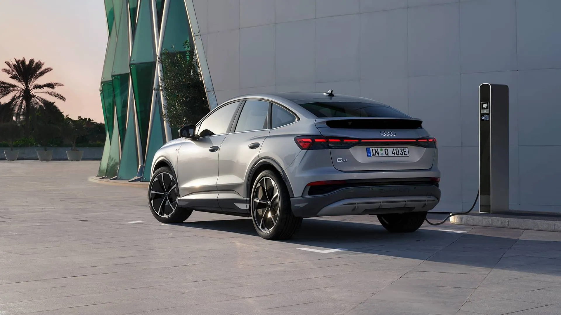 Banner Q4 Sportback E-Tron